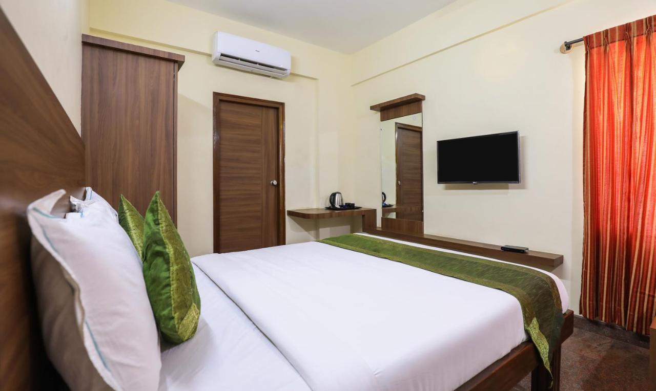Treebo Trip Kapil Royalista Hotell Ludhiana Exteriör bild
