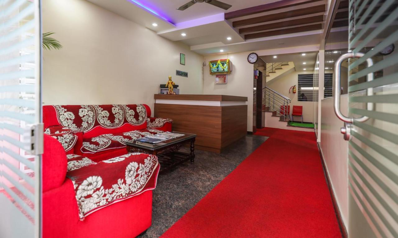 Treebo Trip Kapil Royalista Hotell Ludhiana Exteriör bild